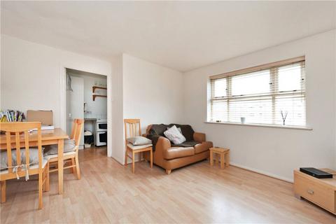 2 bedroom flat to rent, Massingberd Way, Tooting, London, SW17