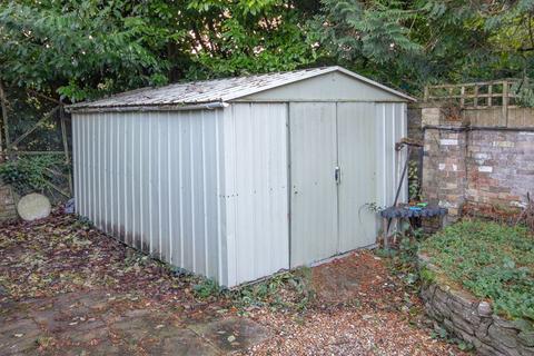 8 Aintree Road, Calmore, Southampton, SO40 2TL