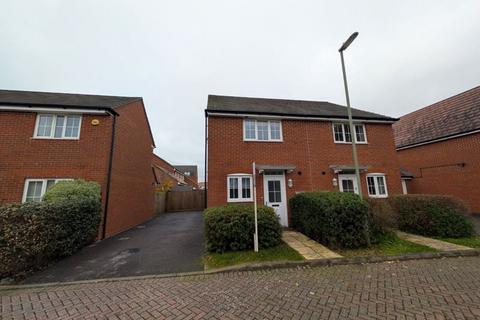 2 bedroom semi-detached house to rent, Iris Close, Havant