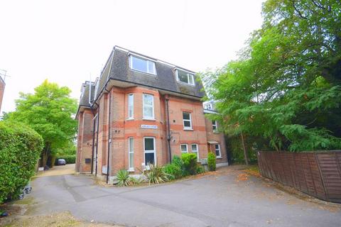 Studio to rent, 38 Wellington Road, Bournemouth BH8