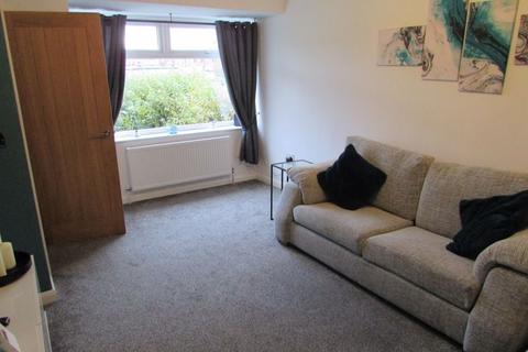 2 bedroom semi-detached house to rent, Princess Road Firgrove.