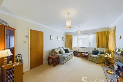 3 bedroom detached house for sale, Larchwood Close, Banstead, SM7