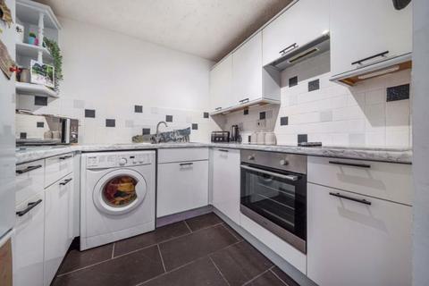 2 bedroom apartment for sale, Longworth Close, Banbury - No onward chain