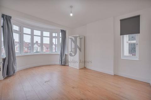 2 bedroom apartment to rent, Great Cambridge Road, London N17