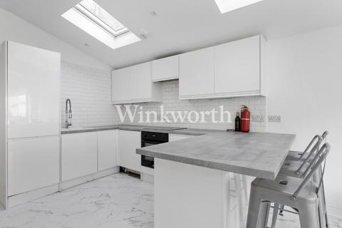 3 bedroom terraced house to rent, Harringay Road, London, N15