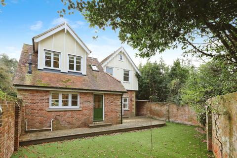 4 bedroom detached house to rent, Pump Lane, Bembridge