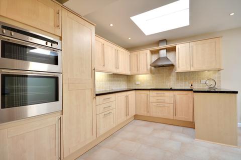 4 bedroom semi-detached house to rent, Mossendew Close, Harefield, UB9 6QD