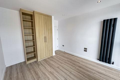 1 bedroom flat to rent, Farnham Road, Slough, SL2