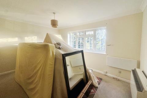 1 bedroom apartment to rent, Barkwood Close, Romford