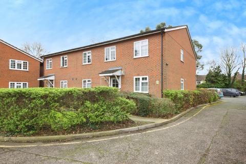 1 bedroom apartment to rent, Barkwood Close, Romford