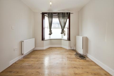 3 bedroom terraced house to rent, Grosvenor Road, Edmonton, London, N9