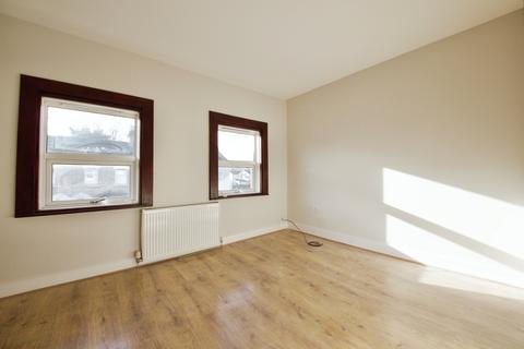 3 bedroom terraced house to rent, Grosvenor Road, Edmonton, London, N9