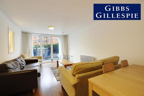 2 bedroom apartment to rent, Holland Gardens, Brentford TW8