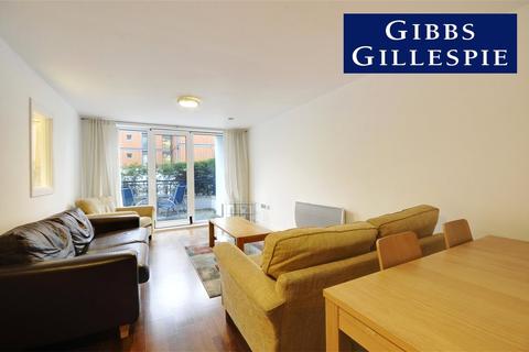 2 bedroom flat to rent, Holland Gardens, Brentford, TW8