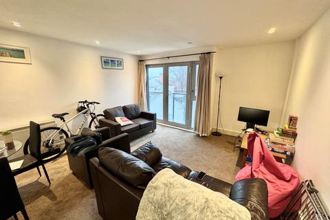 3 bedroom apartment to rent, North West, NG1