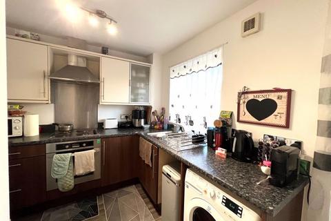 2 bedroom apartment to rent, Eccles Fold, Manchester