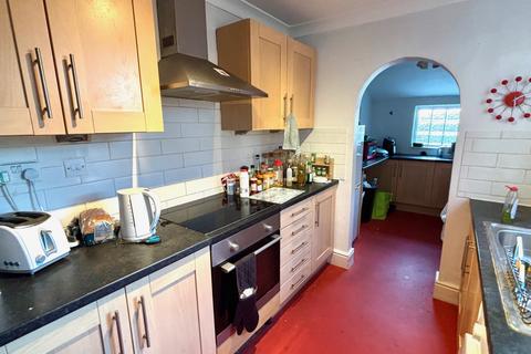 4 bedroom terraced house to rent, Marlborough Road, NG9