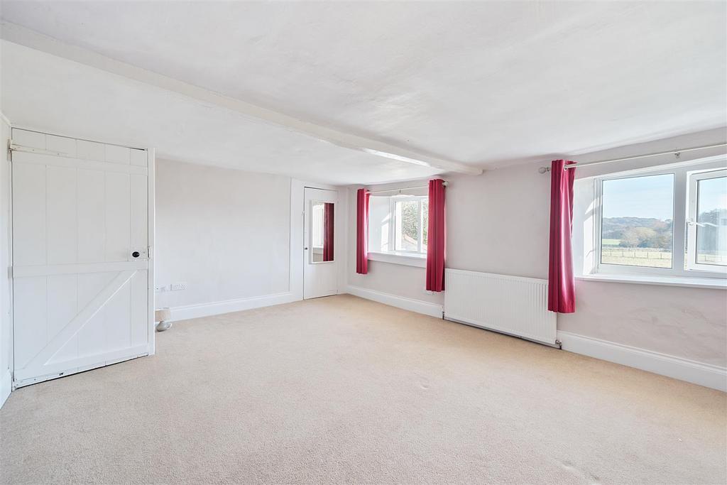 https://media.onthemarket.com/properties/16202558/1520826684/image-8-1024x1024.jpg