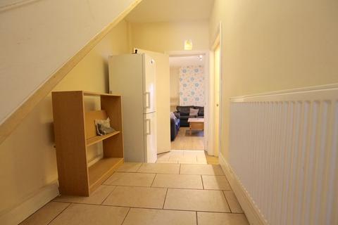 6 bedroom terraced house to rent, Mackintosh Place, Cardiff CF24