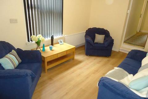 4 bedroom terraced house to rent, Dogfield Street, Cardiff CF24