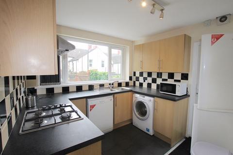 4 bedroom terraced house to rent, Dogfield Street, Cardiff CF24