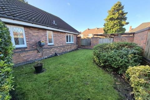 2 bedroom semi-detached bungalow to rent, Checkley Croft, Sutton Coldfield B76