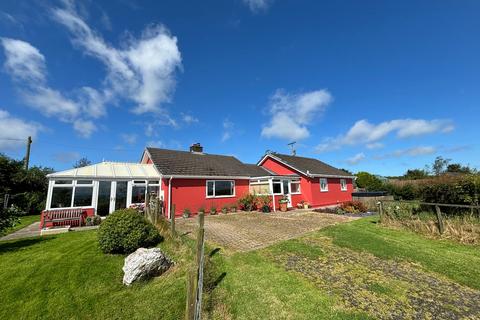 3 bedroom property with land for sale, Cwrtnewydd, Llanybydder, SA40