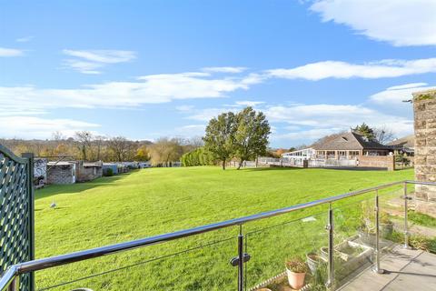 2 bedroom park home for sale, Cockleton Lane, Cowes, Isle of Wight