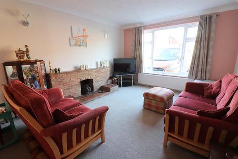 12 Egdon Drive, Luton, LU2 7AZ