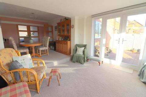 12 Egdon Drive, Luton, LU2 7AZ