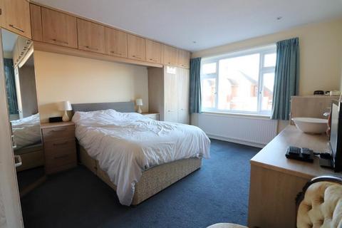 12 Egdon Drive, Luton, LU2 7AZ