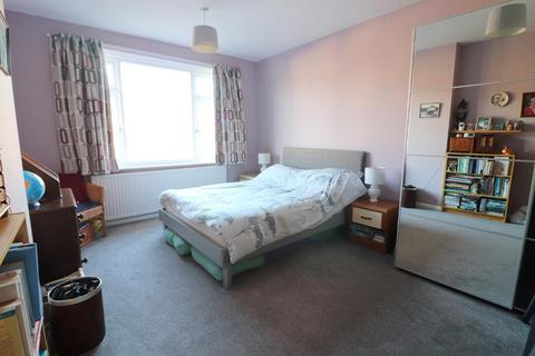 12 Egdon Drive, Luton, LU2 7AZ