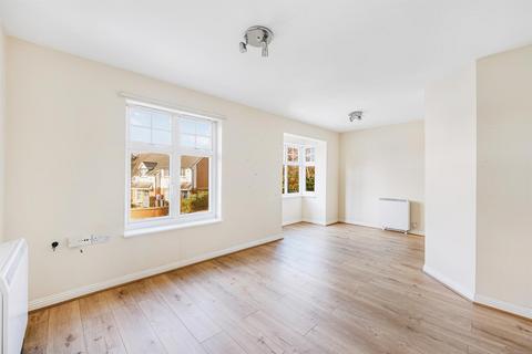 7 Chamberlain Gardens, Hounslow, TW3 4NF