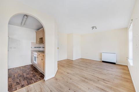 7 Chamberlain Gardens, Hounslow, TW3 4NF