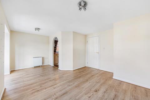 7 Chamberlain Gardens, Hounslow, TW3 4NF