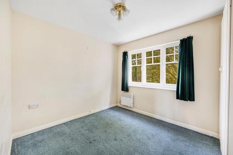7 Chamberlain Gardens, Hounslow, TW3 4NF