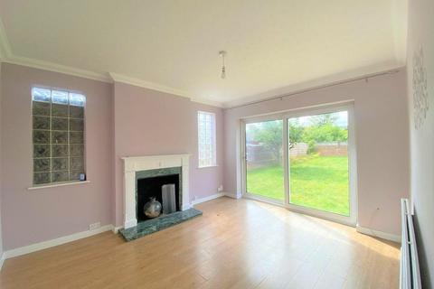 4 bedroom bungalow for sale, Bampton Road, L & D Borders, Luton, Bedfordshire, LU4 0DD