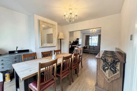 3 bedroom end of terrace house for sale, Selsdon CR2