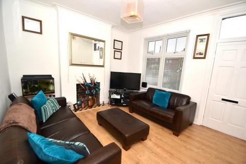 2 bedroom end of terrace house to rent, Timperley WA15