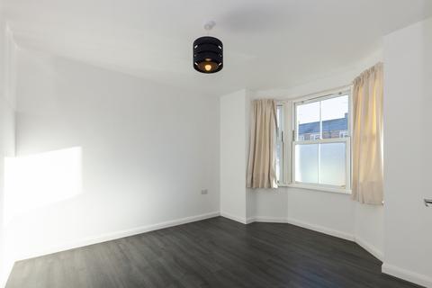 3 bedroom end of terrace house to rent, OLD ROAD, HEADINGTON, OX3