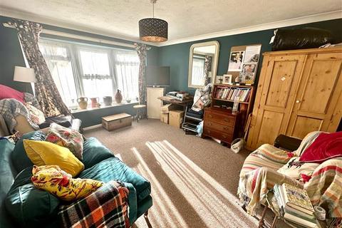 2 bedroom flat for sale, Greystone Avenue, Worthing, West Sussex, BN13 1LR