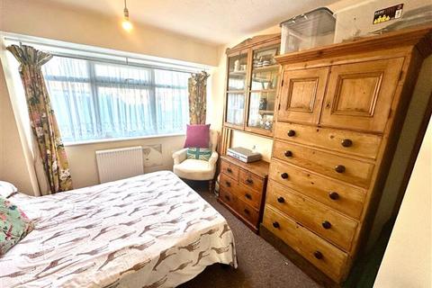 10 Greystone Avenue, Worthing, BN13 1LR