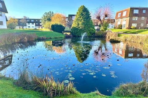 10 Greystone Avenue, Worthing, BN13 1LR