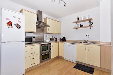 2 bedroom apartment for sale, 33 Channel Way, Southampton