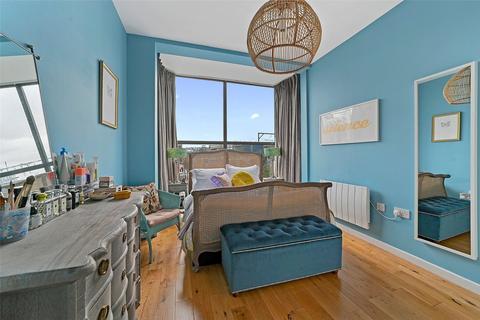 2 bedroom apartment for sale, Guide £500,000 - £525,000 Brady Street, London E1