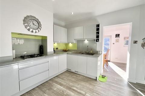 38 Retford Road, Sheffield, S13 9LE