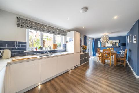 4 bedroom detached house for sale, Crabtree Close, Cranbrook, Exeter