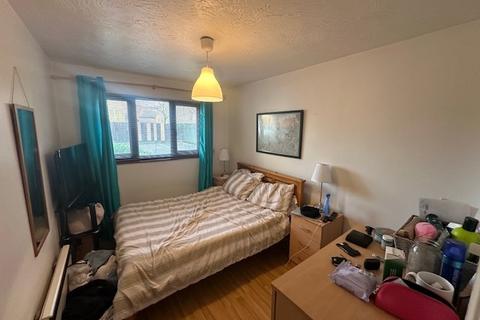 2 bedroom flat for sale, WATERSIDE CLOSE, BARKING IG11