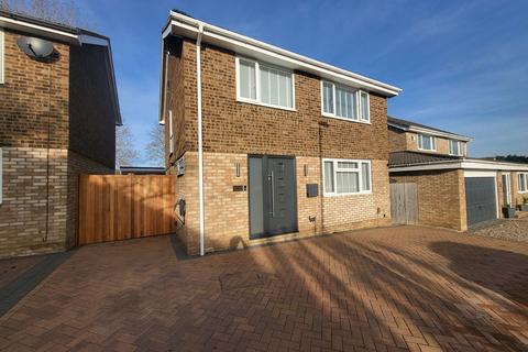 Burns Close, Newport Pagnell, Newport Pagnell