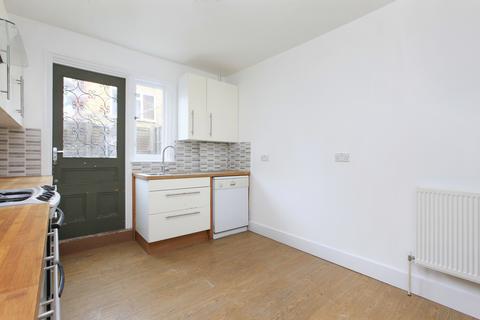 4 bedroom terraced house to rent, Margate Road, London SW2